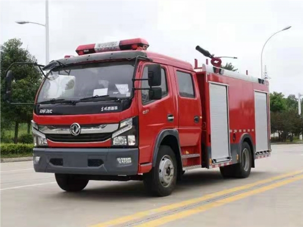 国六5吨东风水罐泡沫消防车